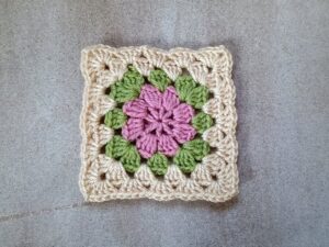 Granny Square mit Blume