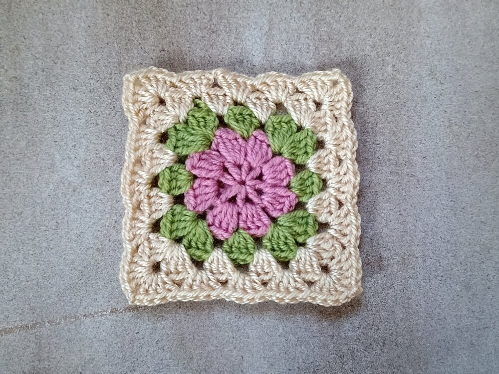 Granny Square mit Blume