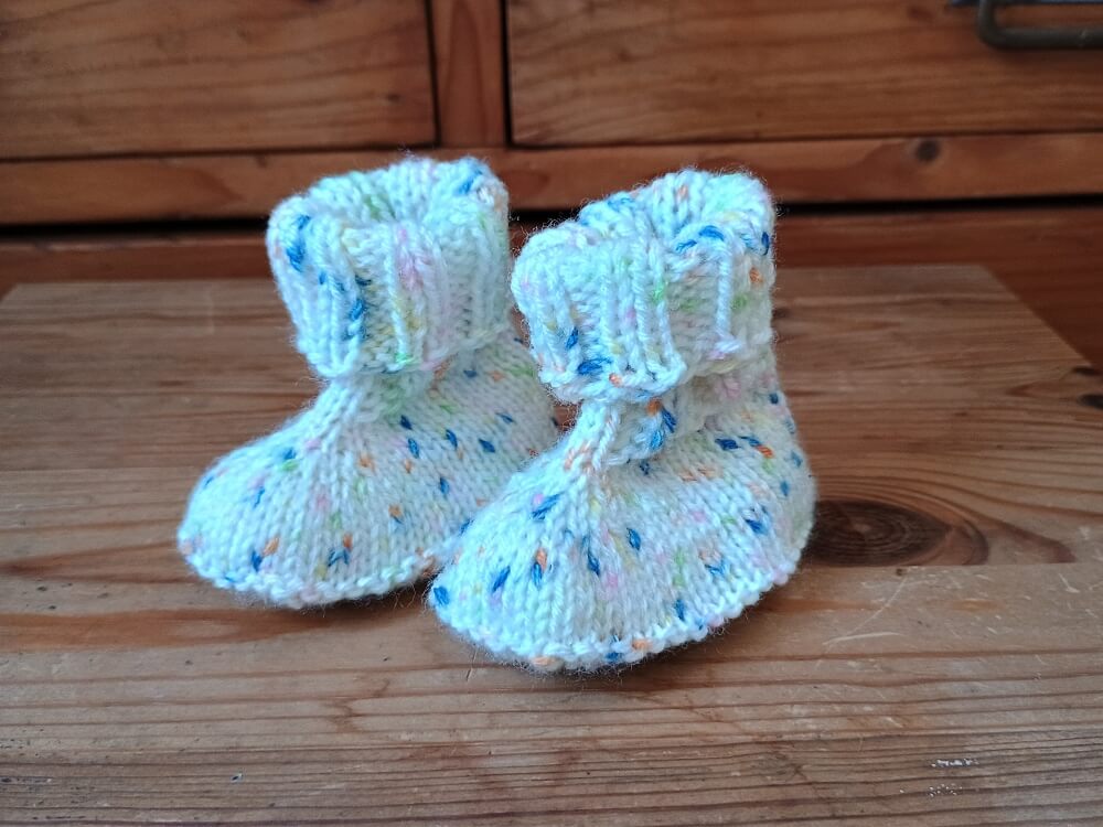 Babyschühchen stricken