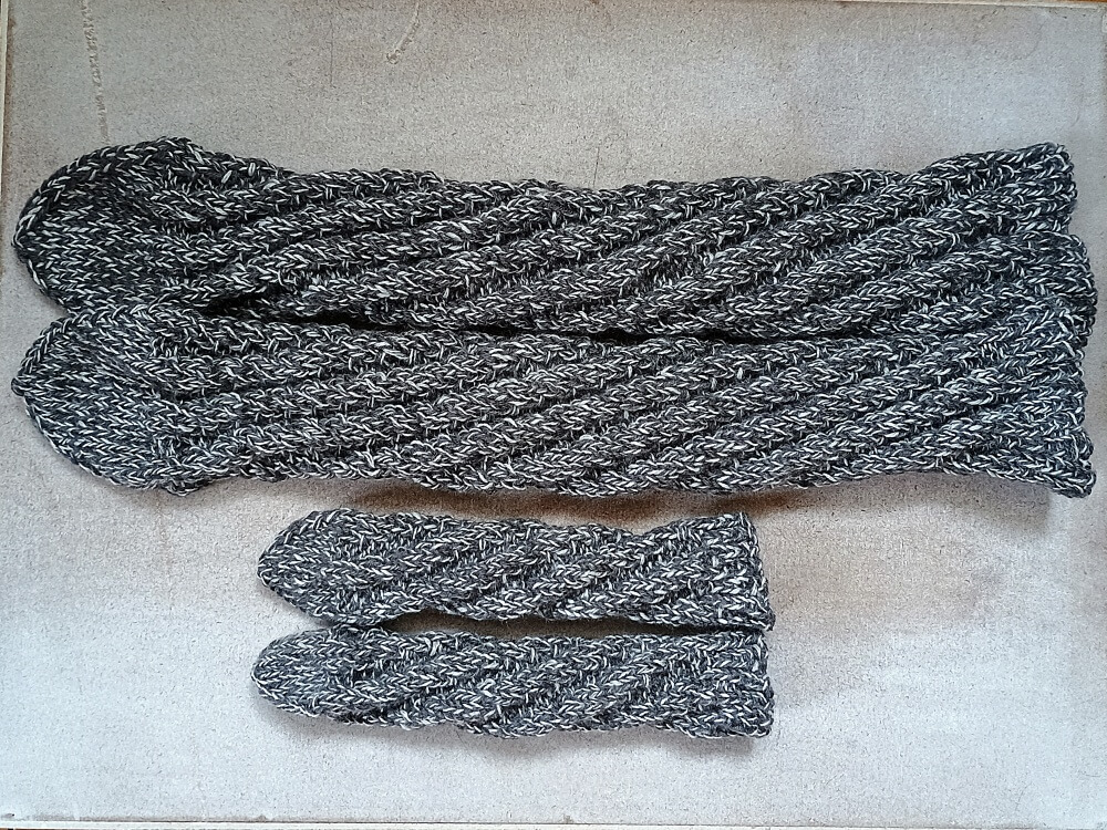 Spiralsocken in kleiner und großer Größe
